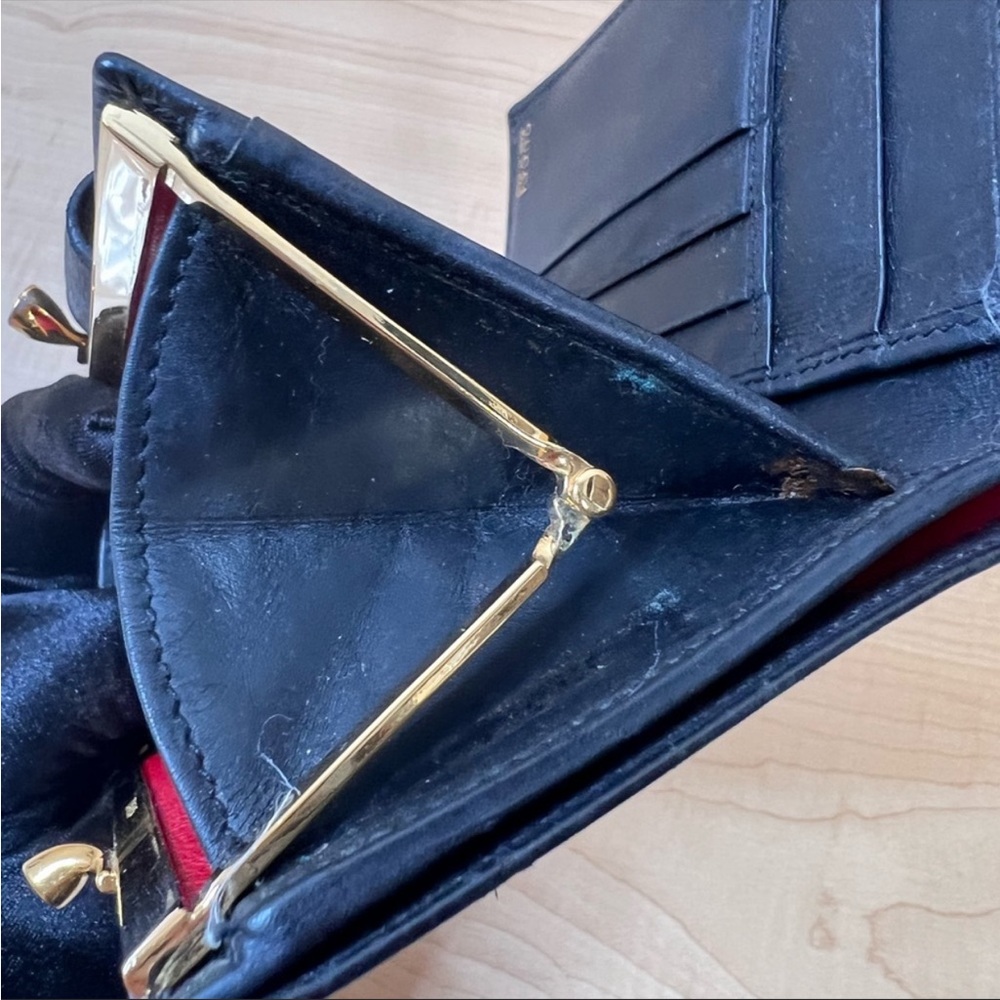 Authentic Gucci Wallet - Picture 5 of 13